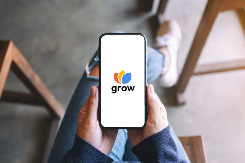 grow logo on a phone